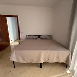 Hotelgodini Golem (Tirana)