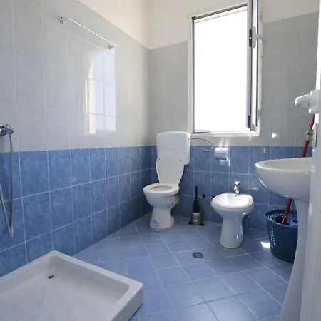 Apart Otel Hotelgodini Golem (Tirana)