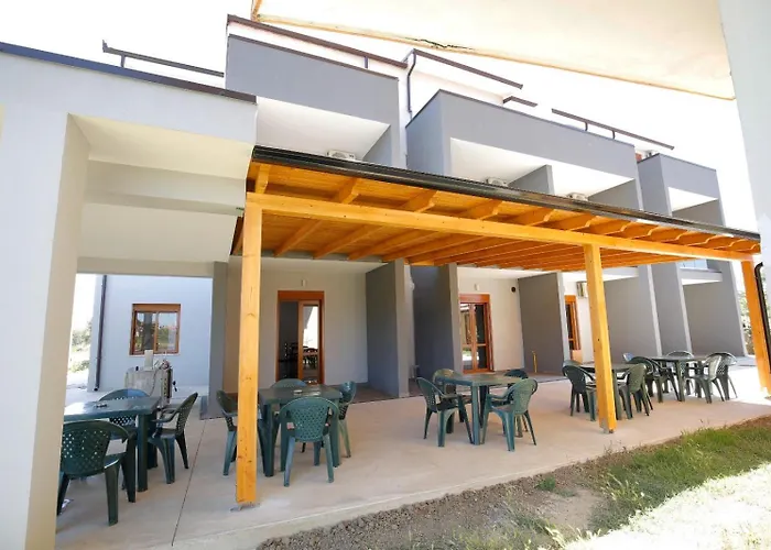 Hotelgodini Ξενοδοχείο με διαμερίσματα Golem (Tirana)