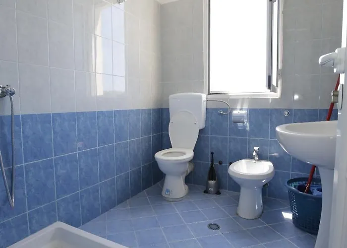 Ξενοδοχείο με διαμερίσματα Hotelgodini Golem (Tirana)