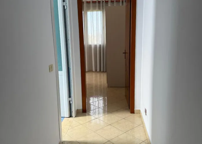 Ξενοδοχείο με διαμερίσματα Hotelgodini Golem (Tirana)