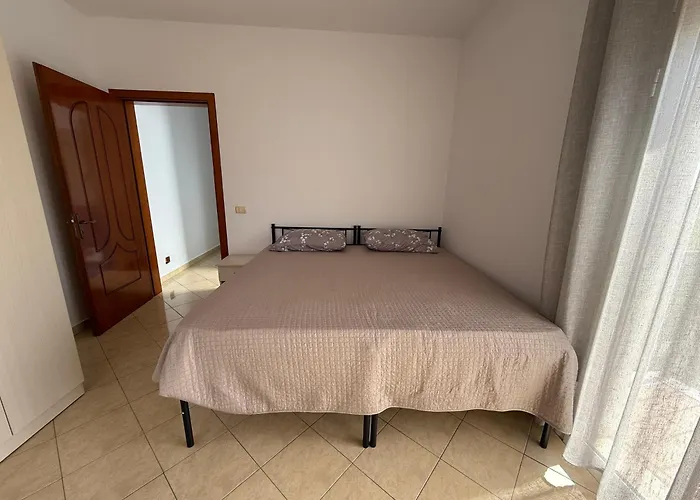 Hotelgodini Golem (Tirana)